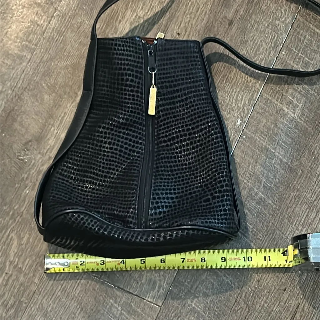 Sondra Roberts  Bucket Zip Purse‎ Red Suede Snake Skin Pattern Button Closure - Image 10