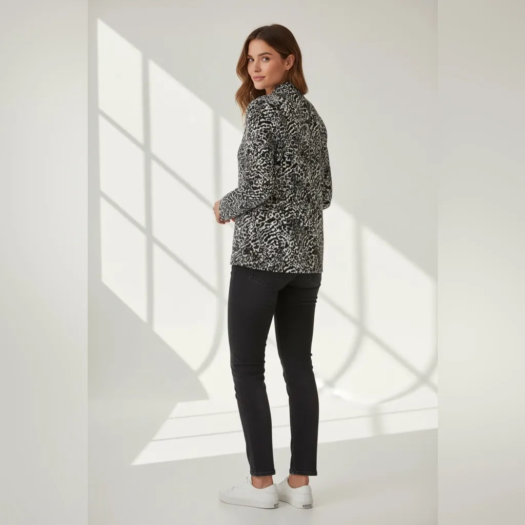 Michael Kors‎ Animal Print Zip Front blouse Lightweight White Black Size P - Image 2