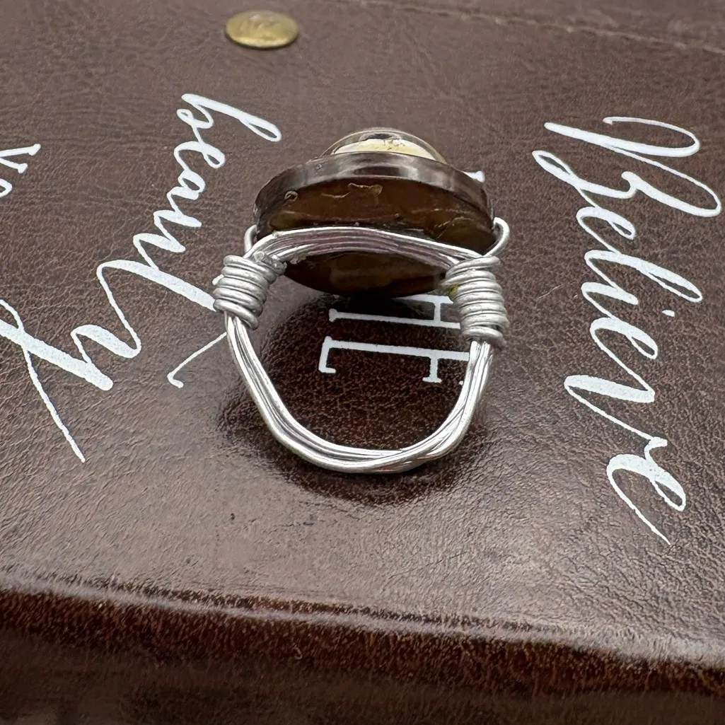Vintage Portrait Wire Wrapped Ring 6.5 Brown - Image 4