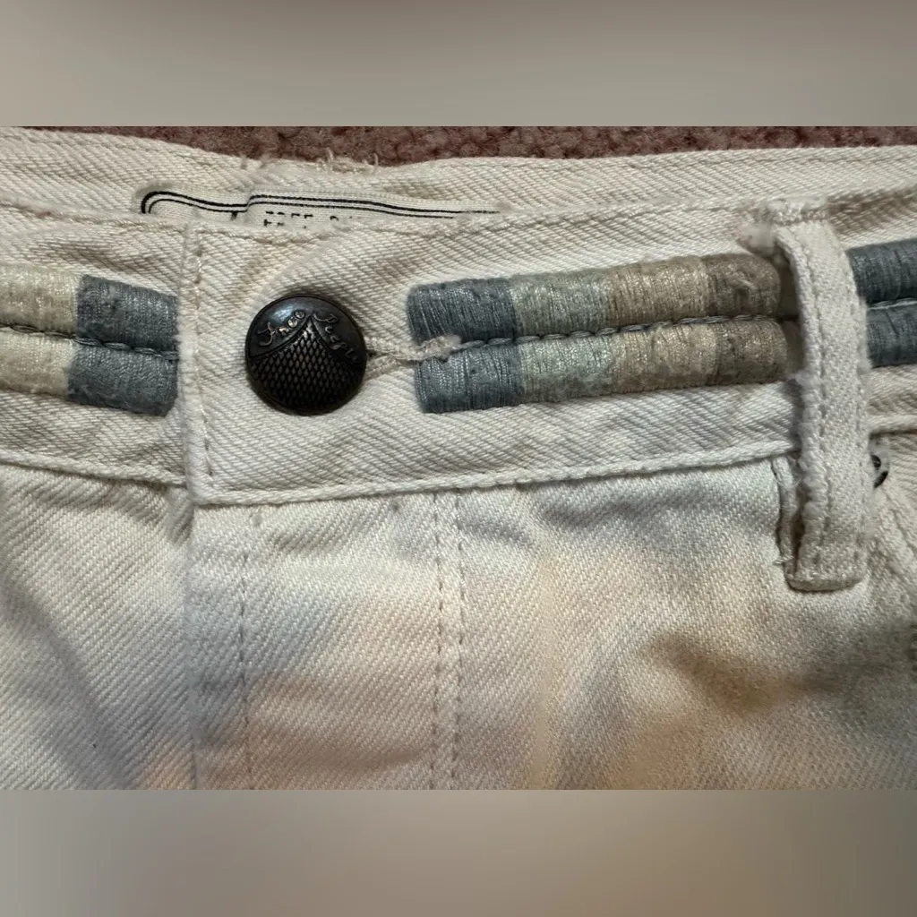 Free People Ivory Denim Eliot Cutoff Shorts Size 30 Embroidered Cotton Buttons - Image 7