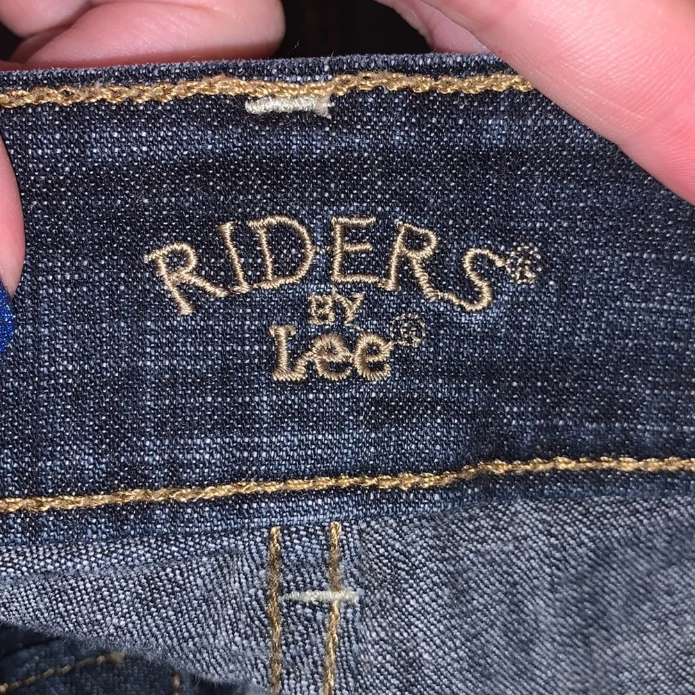 dark wash capri jeans - Image 6