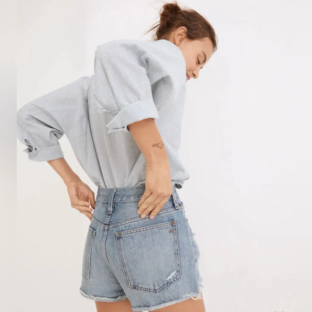 Madewell Relaxed Denim Shorts in‎ Renfield Wash: Destructed Edition Size 26 - Image 4