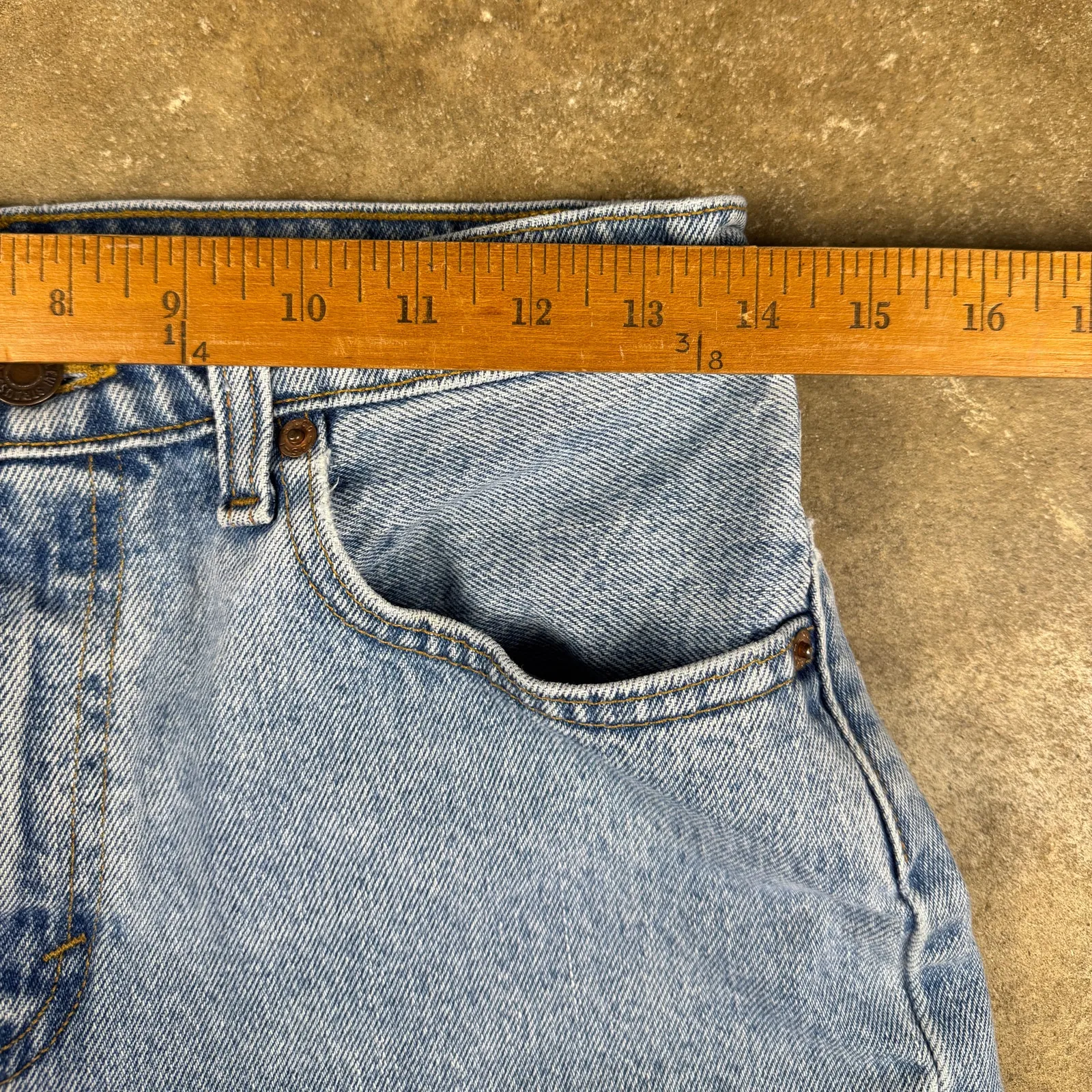 Vintage Levi’s 560 Loose Fit Straight Leg Jeans Women’s Size 9 L Light Wash - Image 10