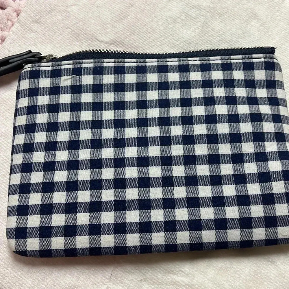 Old Navy lemon wristlet - Image 4