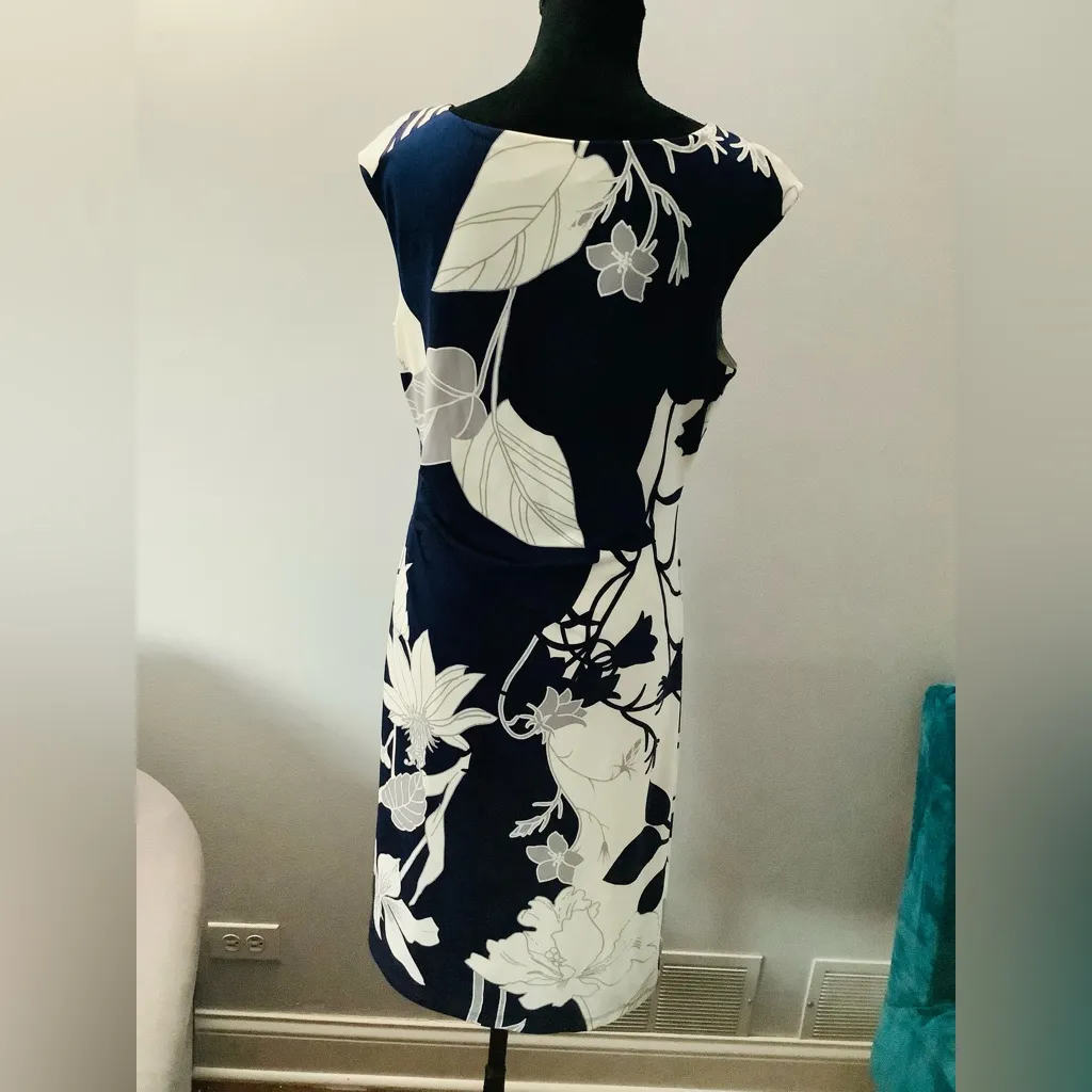 Beautiful flattering dress 🌹 Blue Size 14 - Image 2
