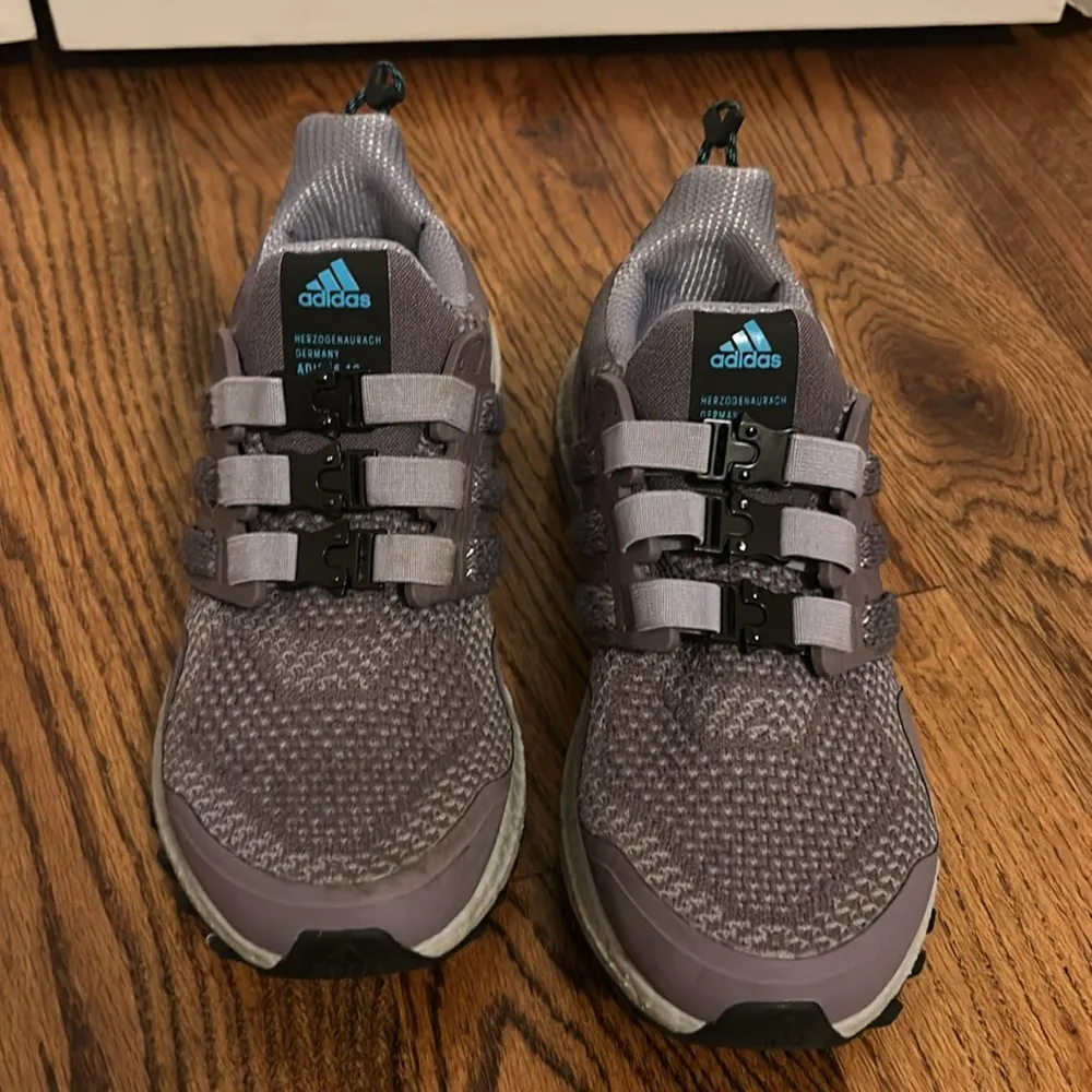 ADIDAS ULTRABOOST 1.0 ATR Sz 7 - Image 2