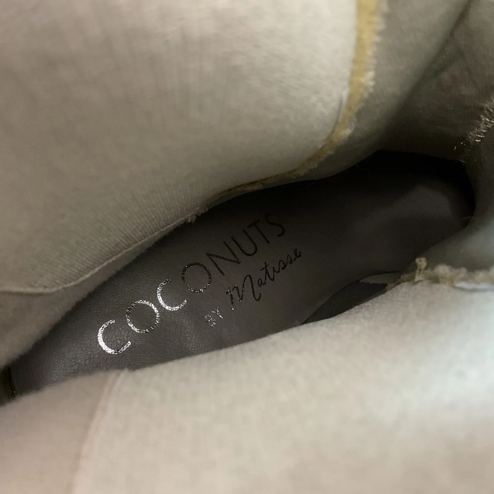 Coconuts by Matisse Women's Patent Leather Pendant Ankle Boots Block Heel 6.5M - Image 10