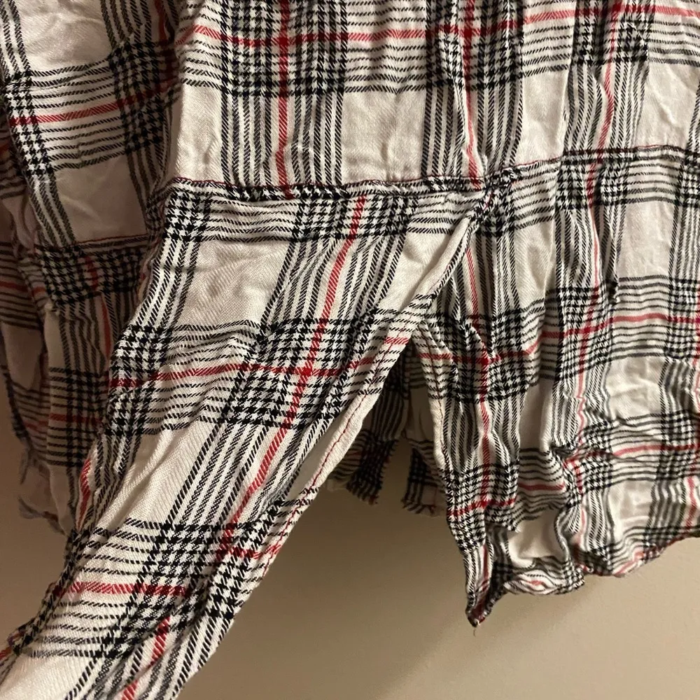 Beach Lunch Lounge Women’s Plaid Button-Up Shirt Large Bust 38” Black White Red - Image 8