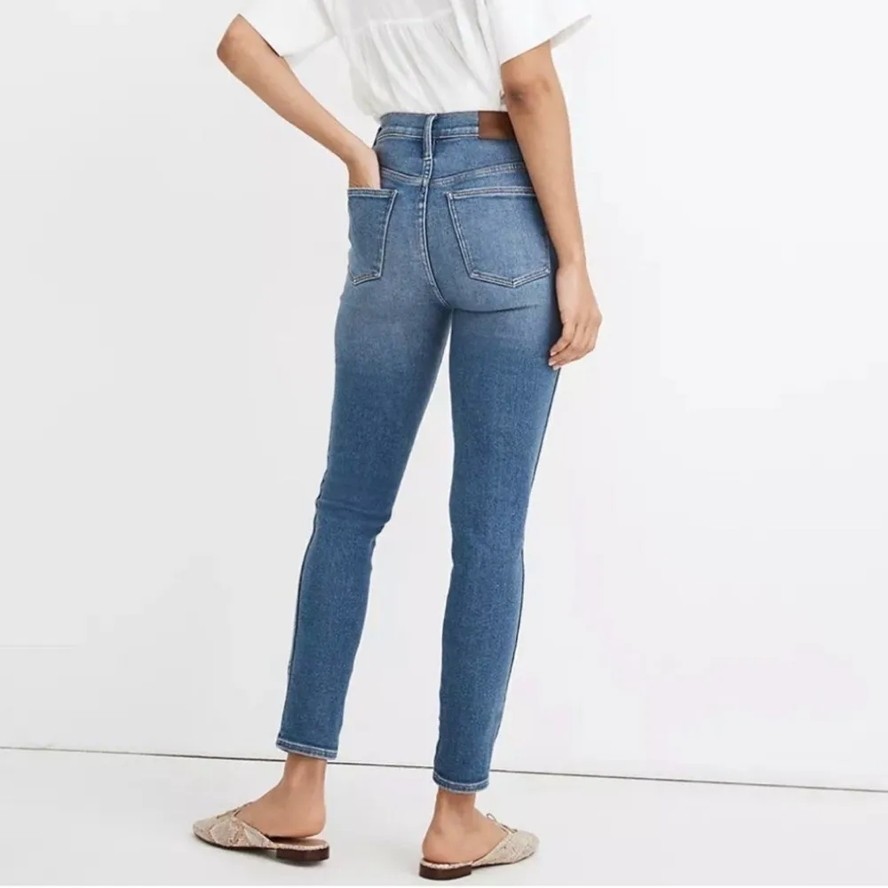 NWT Madewell 10" High-Rise Skinny Crop Jeans in Sheffield Wash, size 27 - Image 2