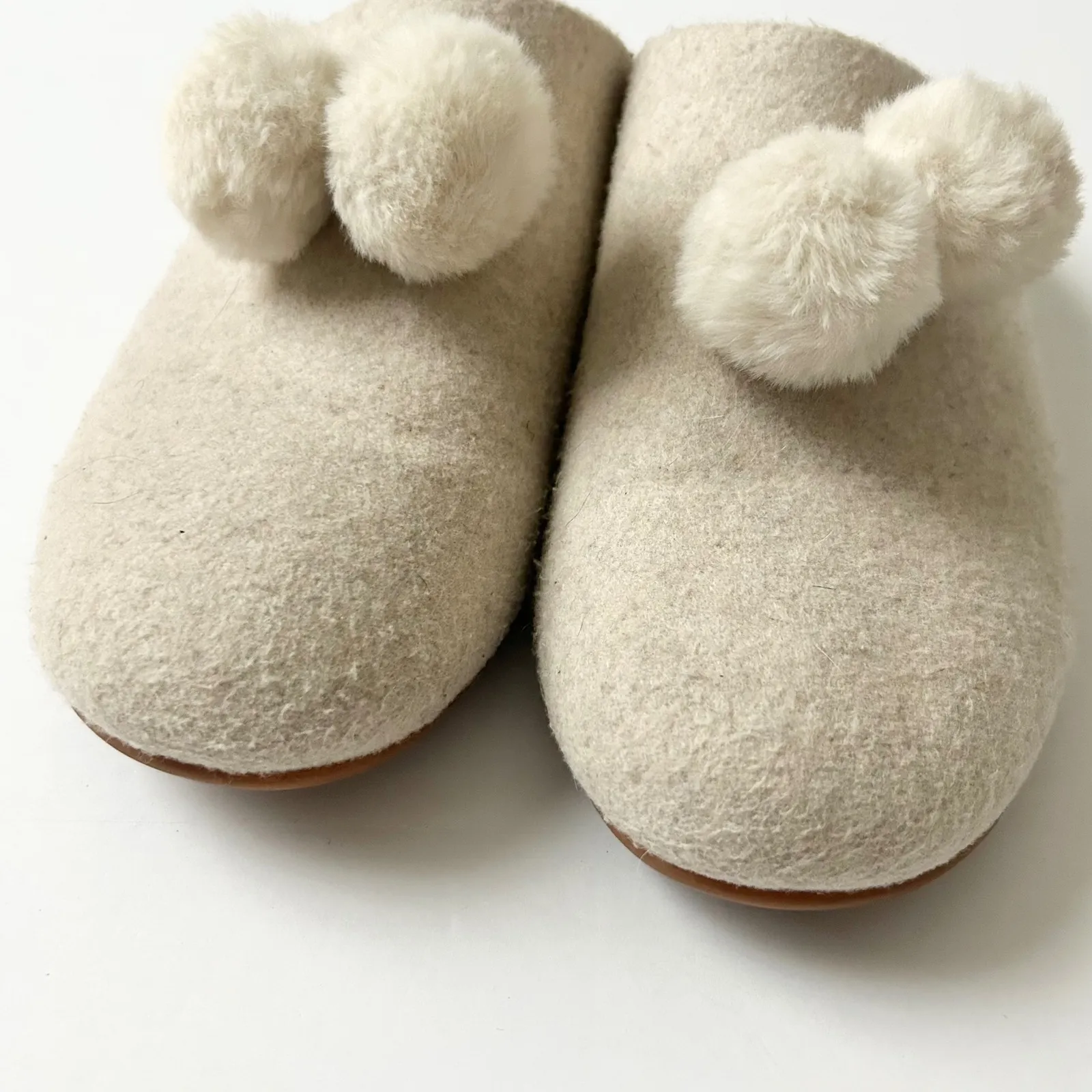 FitFlop Chrissie Cream Fuzzy Pom Pom Clogs Slippers Mule Shoes Size US 8 - Image 7