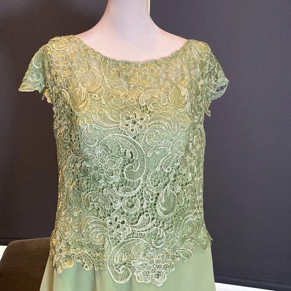 Women’s Green Chiffon & Lace Mid Length Dress with a Zip Up Back Size L NWOT Size L - Image 2