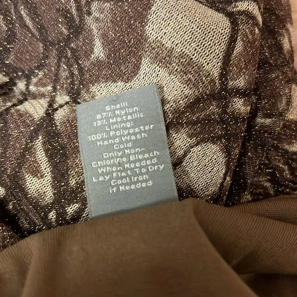 Ann Taylor Brown & metallic Gold Floral V-neck sleeveless blouse - Image 8