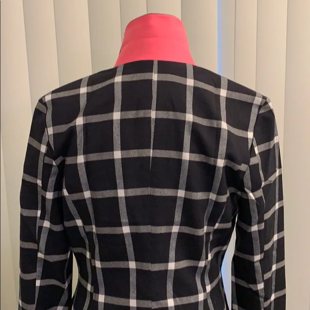 Merona back & white windowpane checked blazer. EUC - Image 5