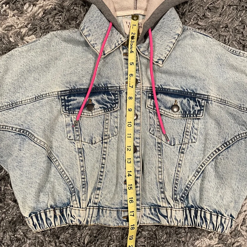Macy’s Tinseltown Juniors Cotton Hooded Denim Jacket Size Medium - Image 6