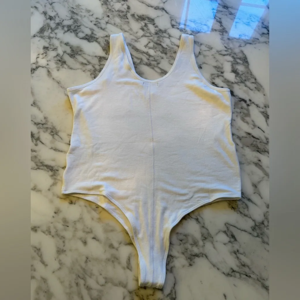 EUC ATM Ribbed Cotton Modal V - Image 8