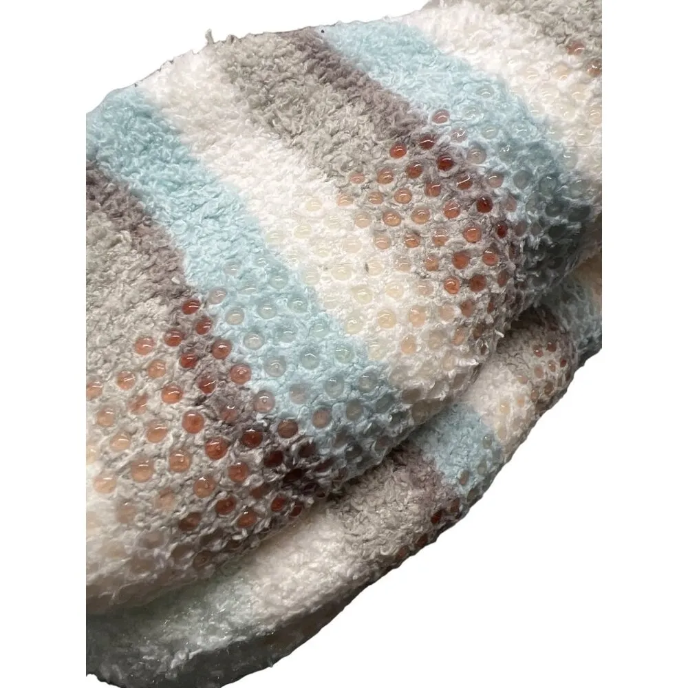 Cuddl Duds Sherpha Lined Lounge Socks Non Slip Blue Gray Shoe Size 4-10 NWT - Image 2