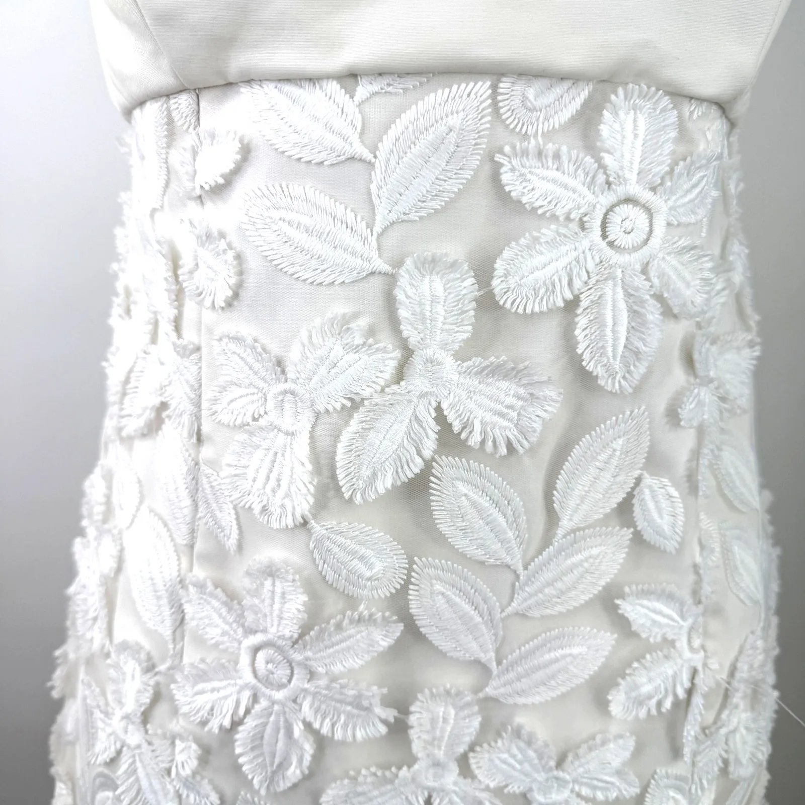 Alexis  Elaina Revolve Floral 3D Applique Tie Bow Mini Dress Size Small - Image 4