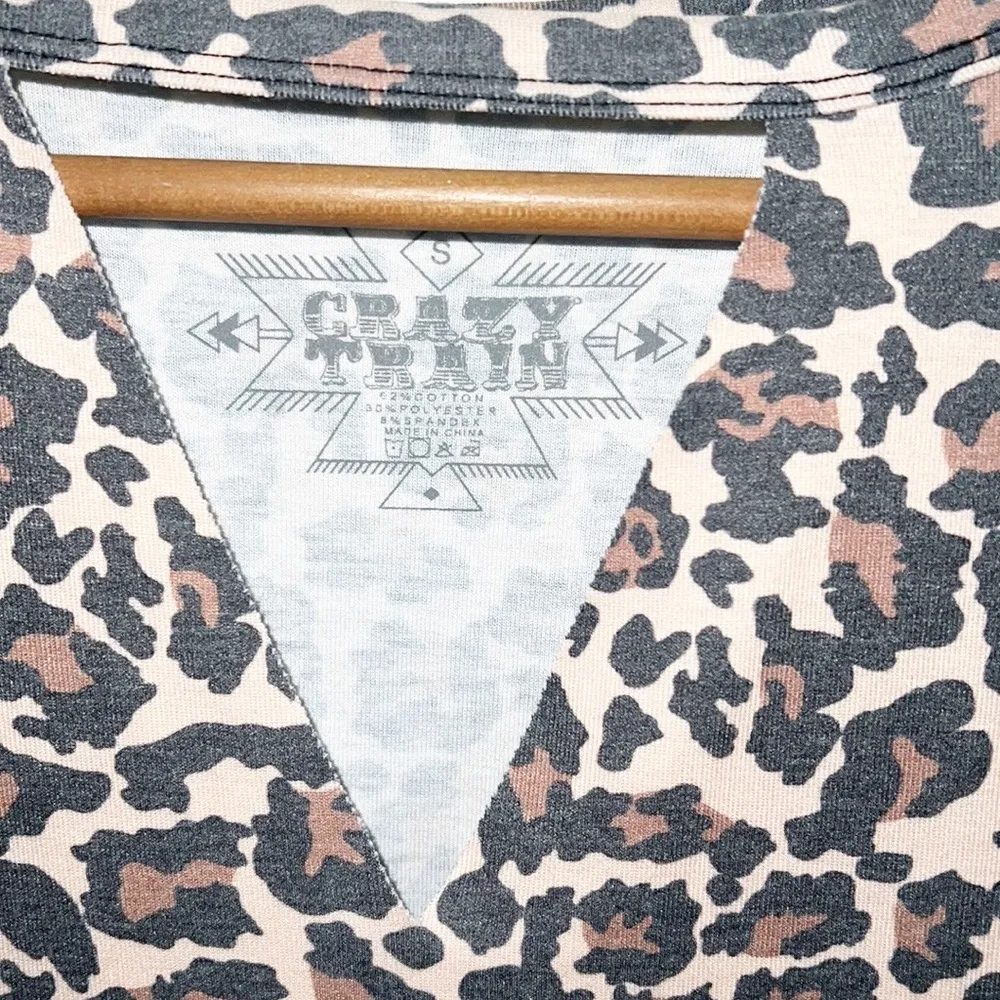 Crazy Train  Leopard Print Short Sleeve Keyhole V Neck Top - Image 6