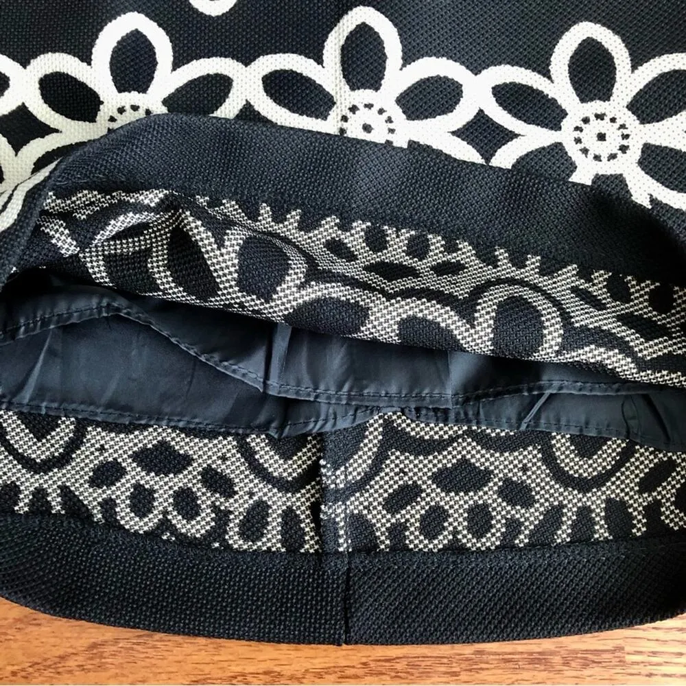 Answer Made in Korea Flower graphic Black Cream Pencil Mini Skirt Women’s size S - Image 5