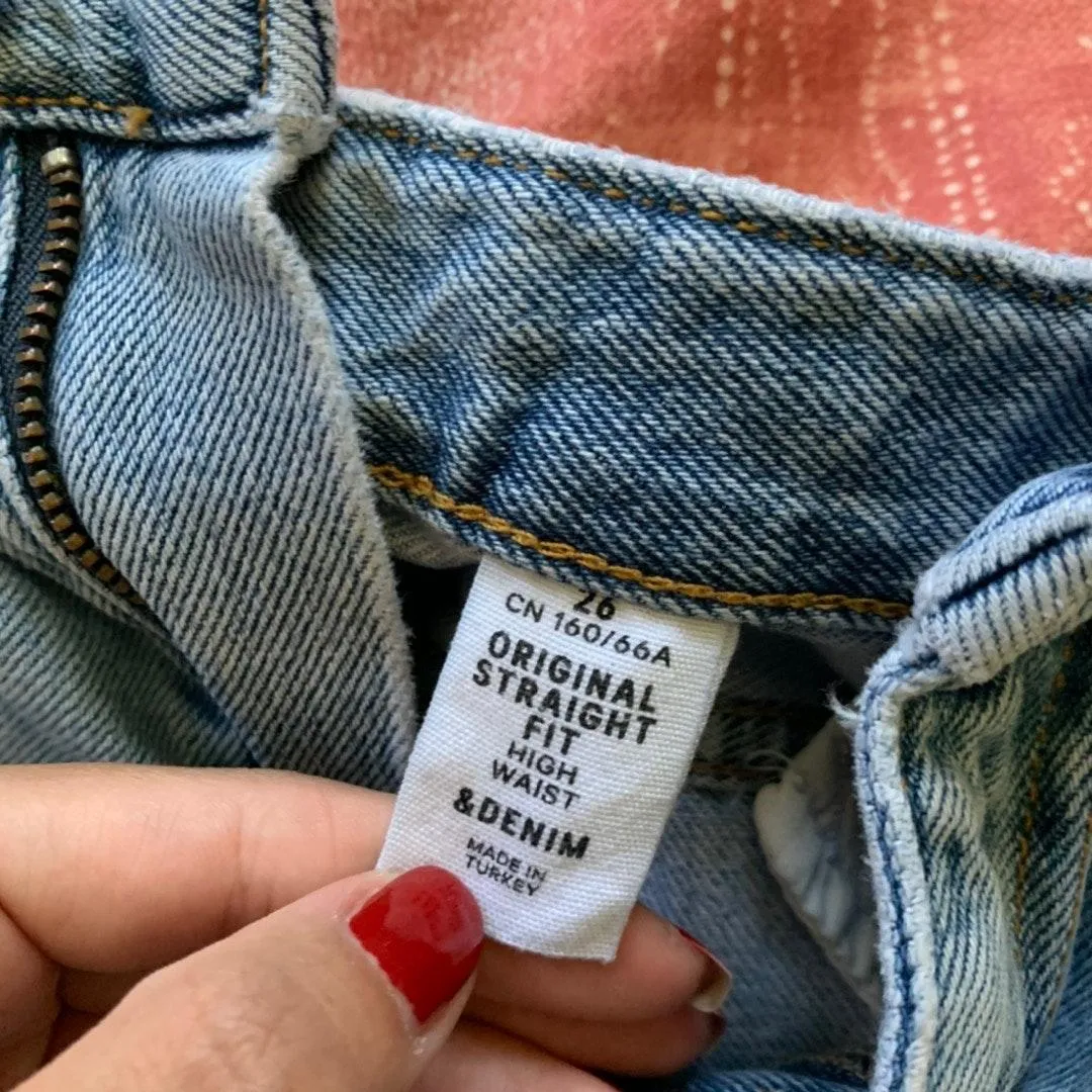 Jean Shorts Size 26 - Image 3
