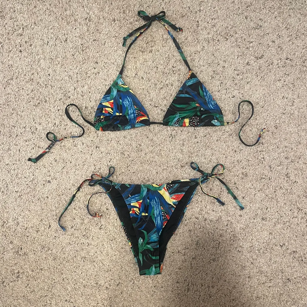  Nasty Gal Black and Green Tropical Bikini - Image 3