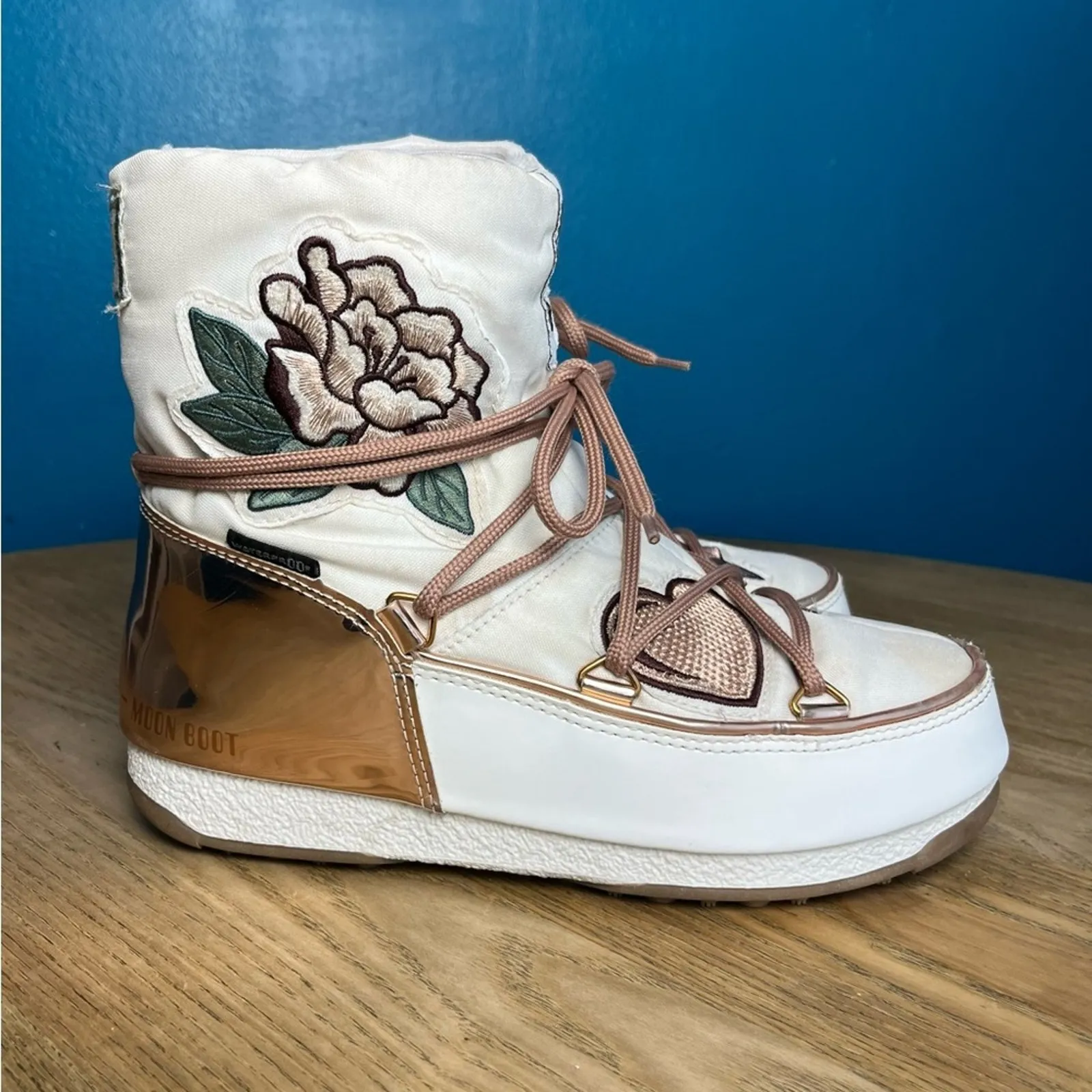 Moon Boot Peace & Love WP Snow Mini Boots Waterproof White Pink Women’s Size 6 - Image 2