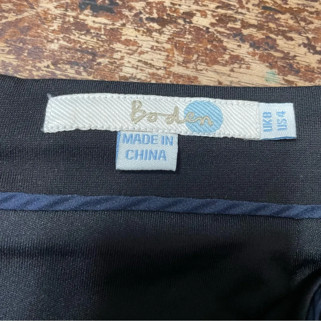 Boden Hampshire Ponte pencil Skirt back zip with slit lined in black‎ size 4 Black - Image 5