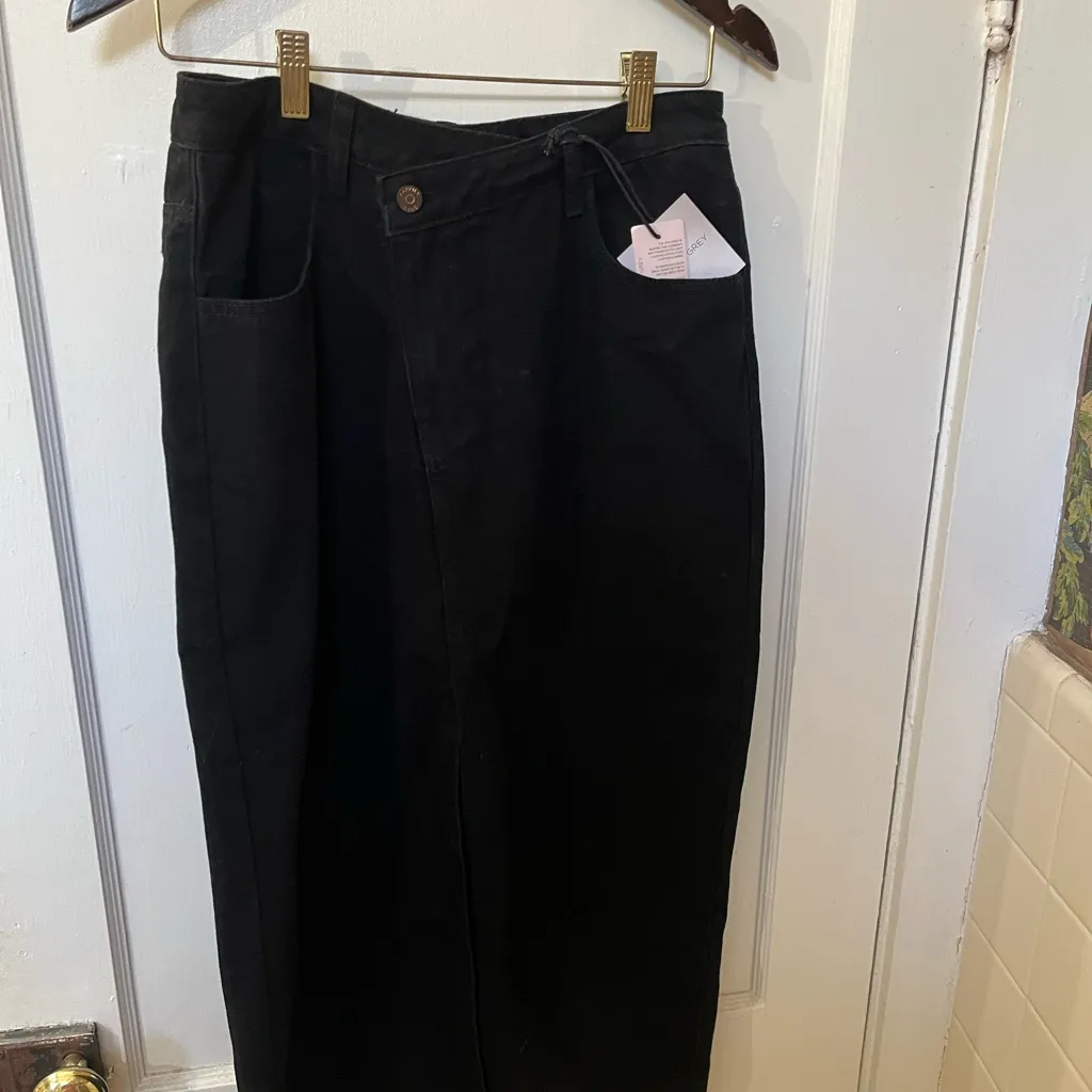 Elegant Black Jean Pencil Skirt Size undefined - Image 2