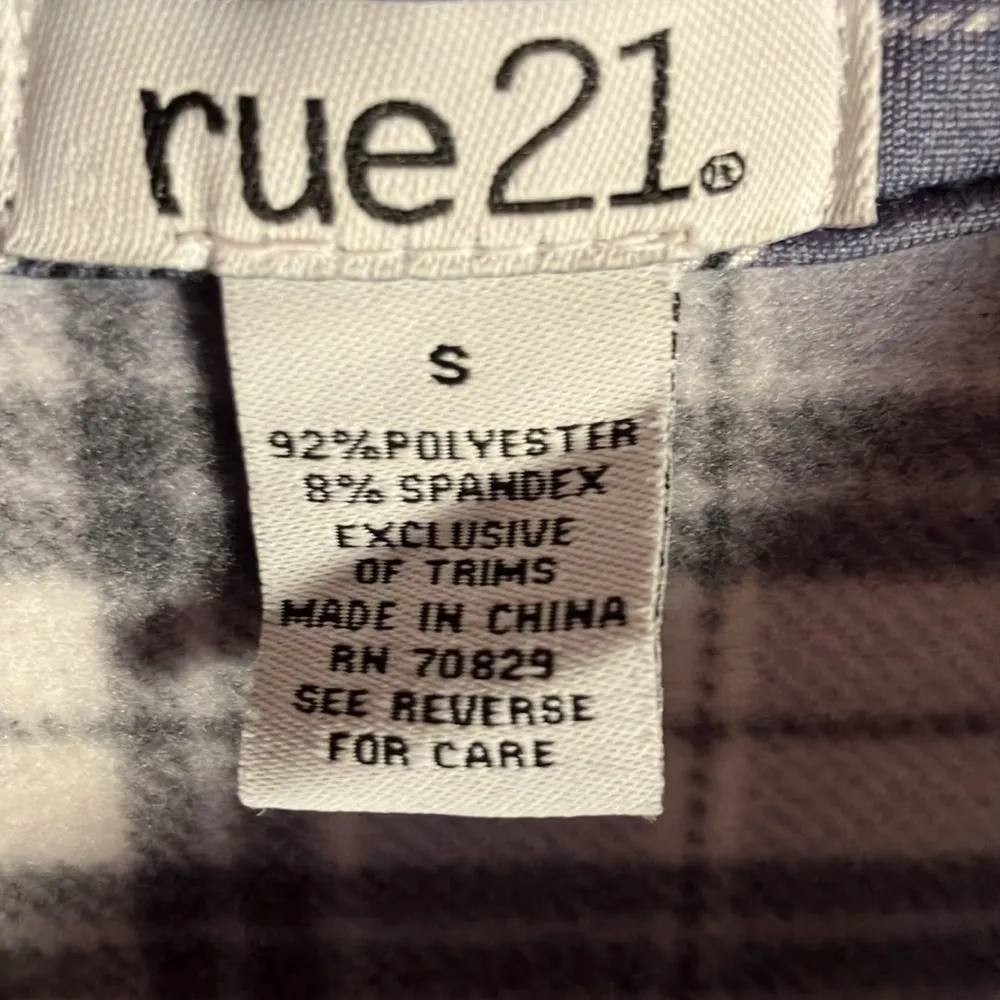 plaid long sleeve button down size small - Image 4