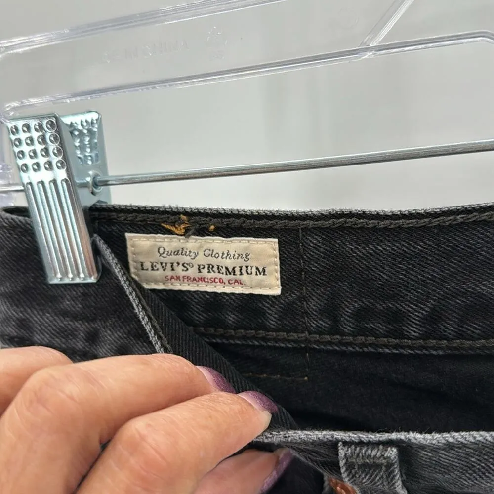 Levi’s wedgie straight black deconstructed cropped casual western size 26 - Image 6