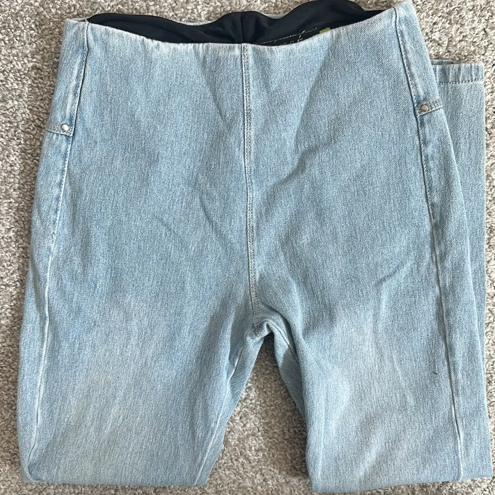 Light Wash Jegging - Image 3