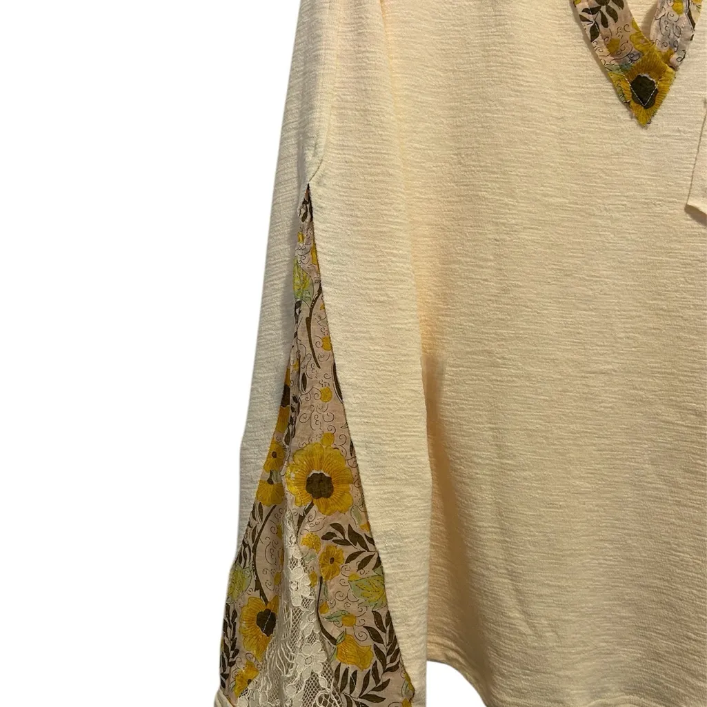 NWOT..Women’s POL Long Sleeve Buttery Cream Top Sunflower & Lace Pattern Large - Image 7
