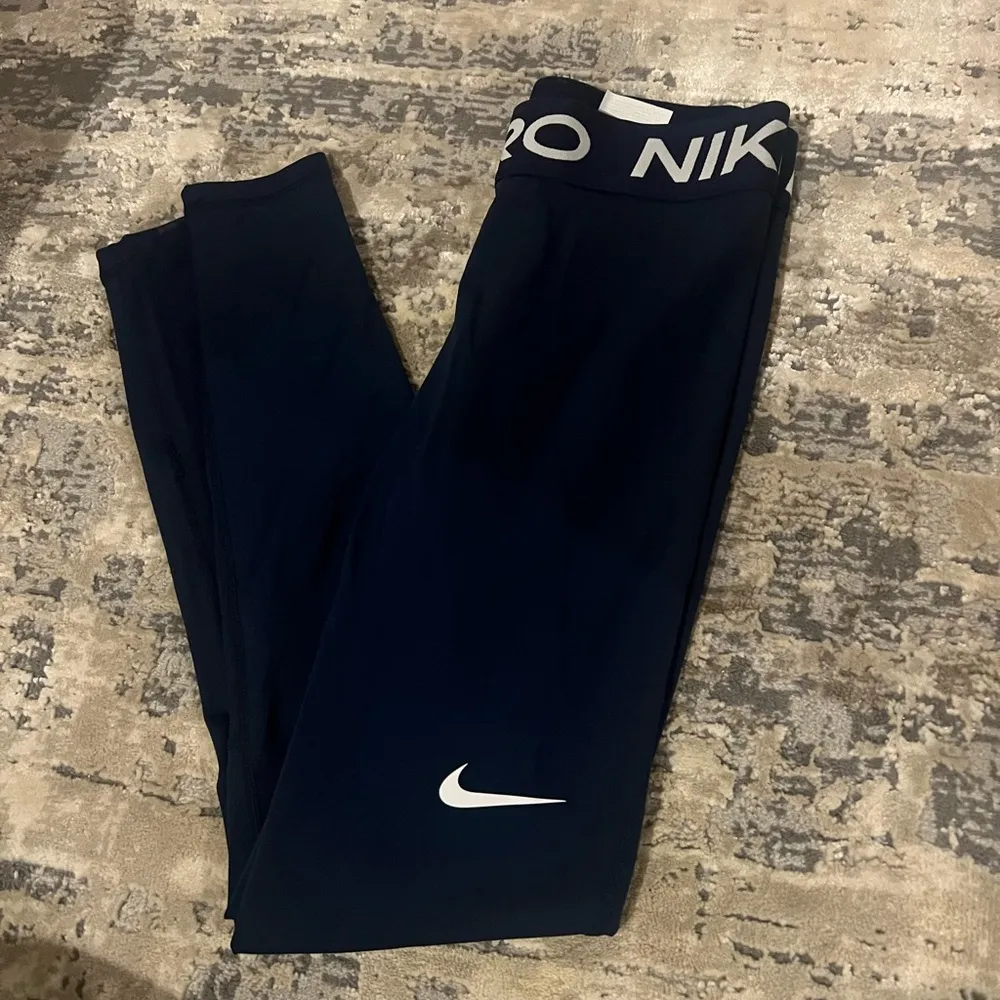 FLAWED Nike Navy Blue Pro 365 Tight Leggings Size Small - Image 3