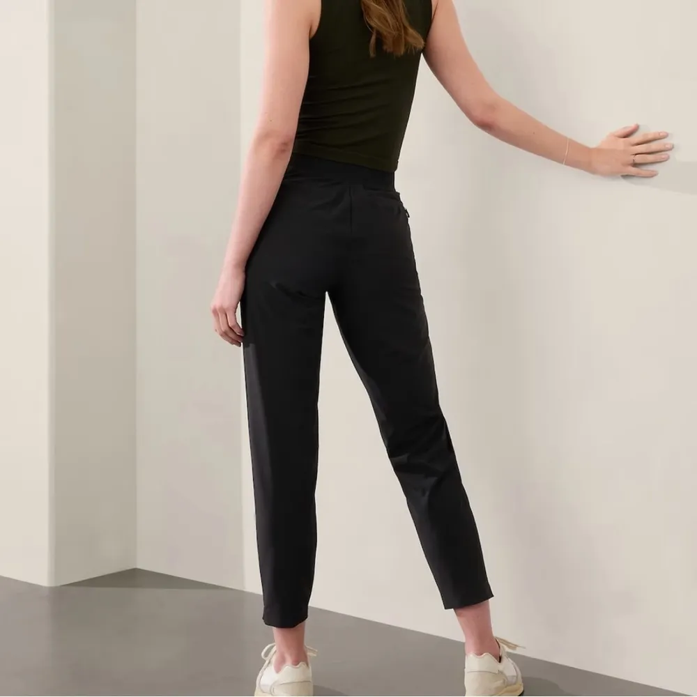 Athleta Brooklyn Mid Rise Ankle Pant Womens Size 4P Black Travel Work Stretch - Image 4