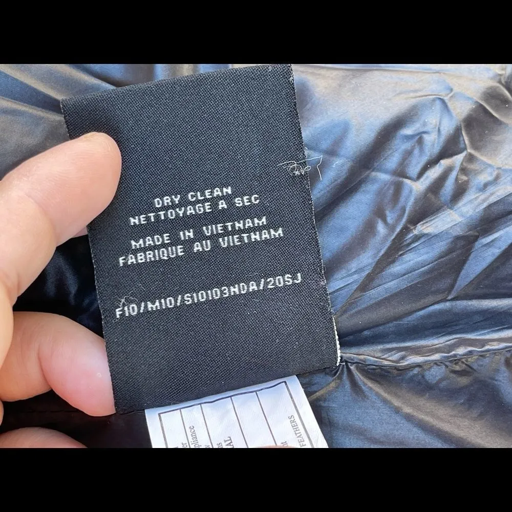 S13 NYC Kylie Down Puffer Gloss jacket small Black - Image 14