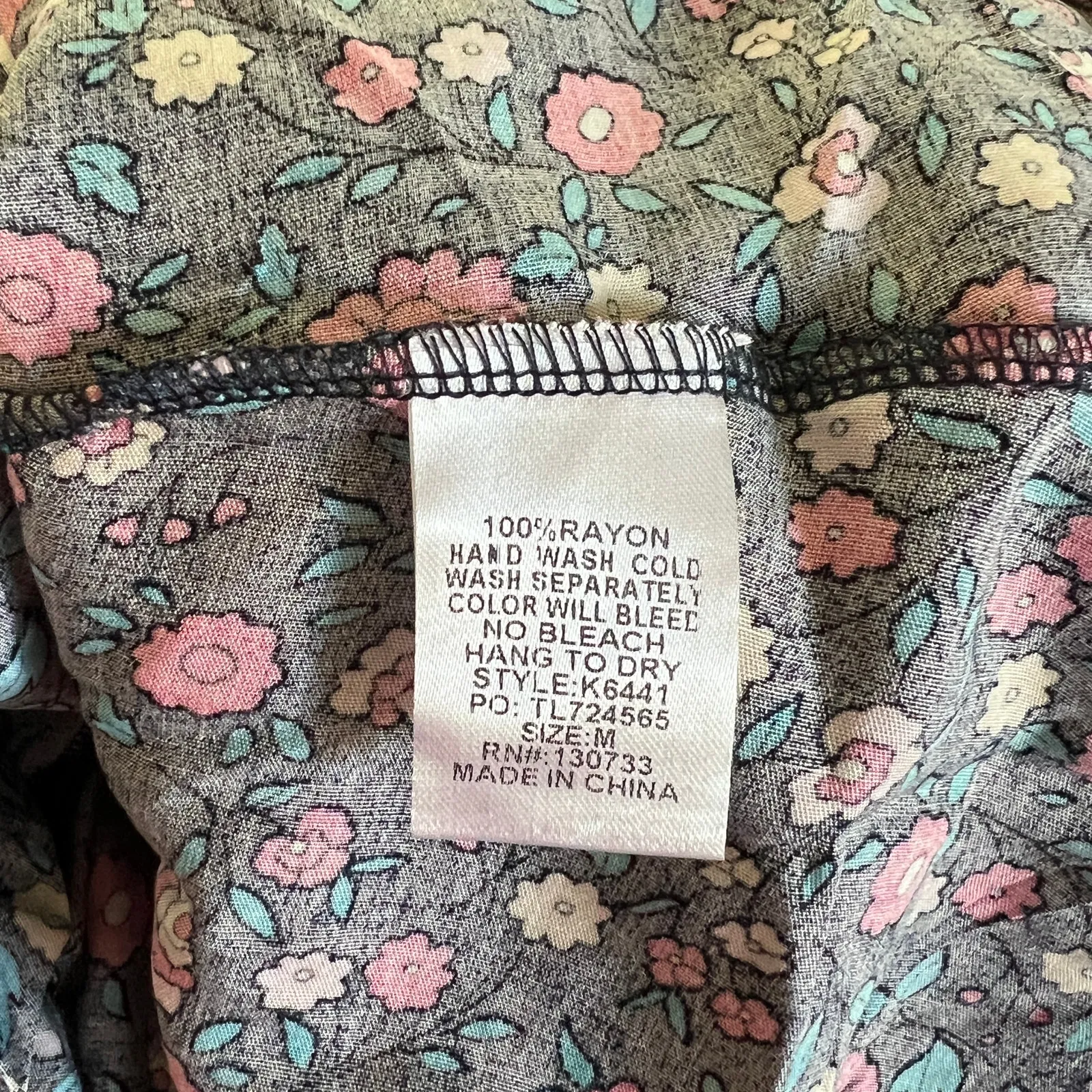 UMGEE Floral Paisley Deep V Neck Boho Mini Dress Sz M Ruffle Hem Mixed Print NEW - Image 10