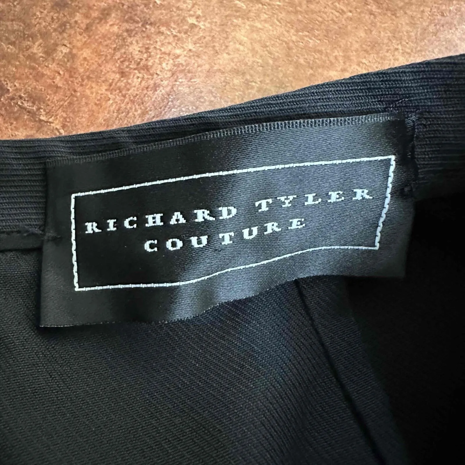 Richard Tyler Couture 100% Silk High Waisted Dress Pants Size 6 Black - Image 2