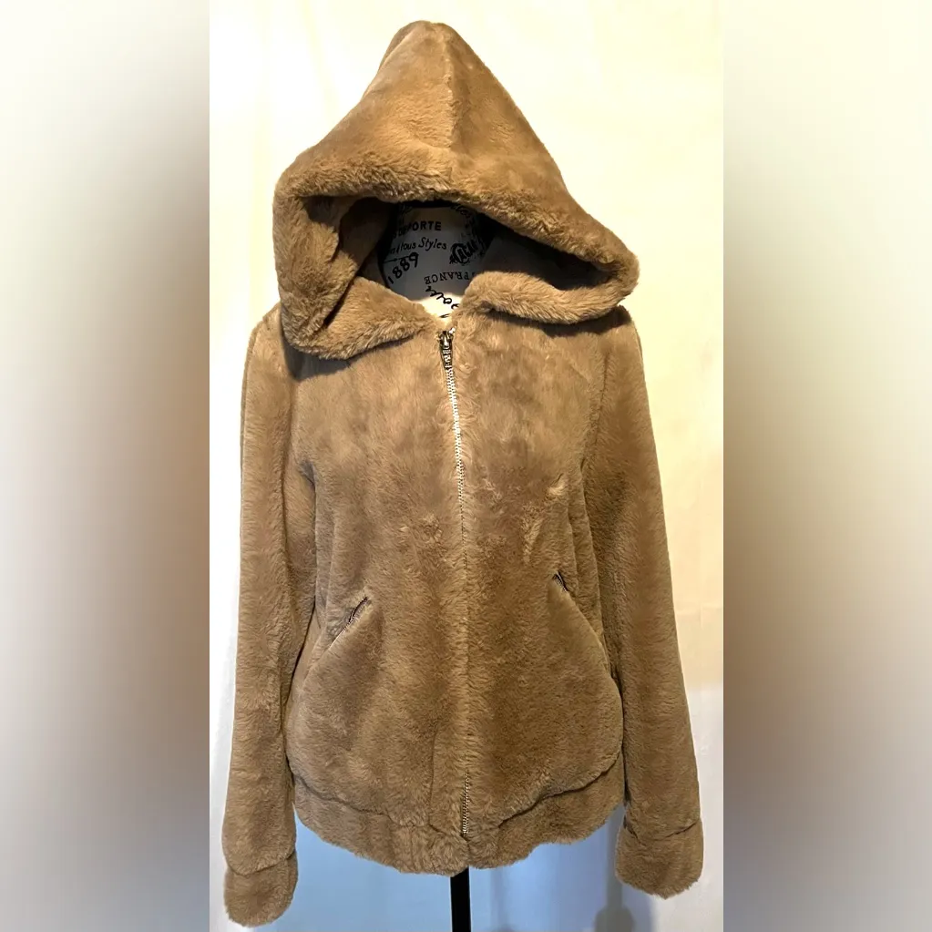 Revolve BlankNYC Faux Fur Bomber Jacket Sand Stone Tan Small‎ Streetwear EUC - Image 12