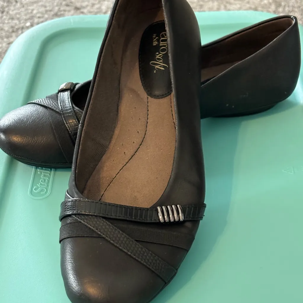 Euro Soft Black Shaina Flats Size 10 - Image 2