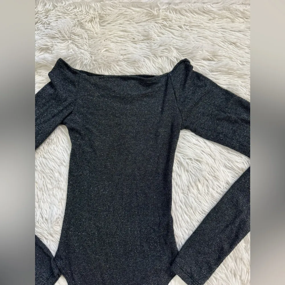 h&m off the shoulder bodysuit - Image 2