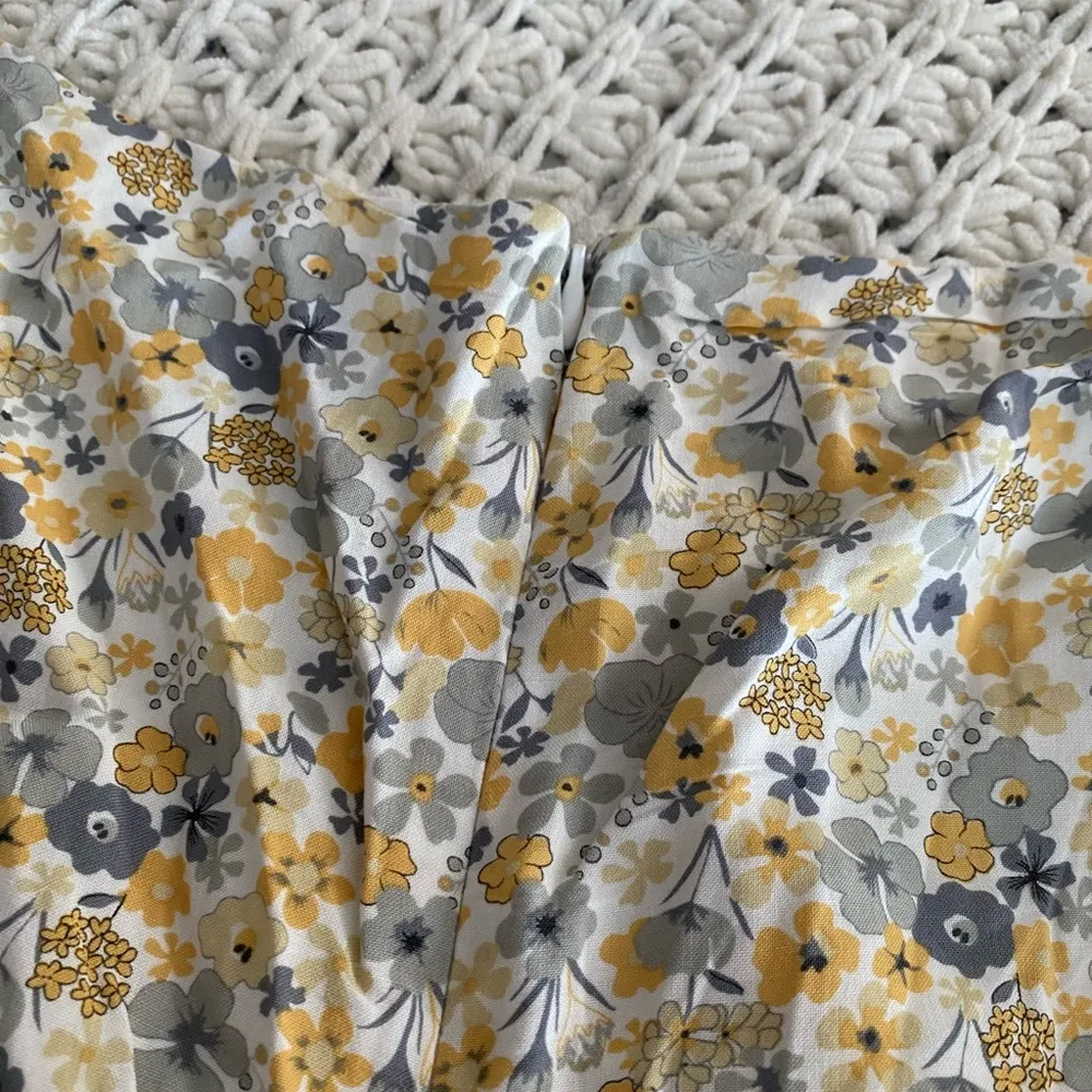 Bardot Floral Ruched Mini Dress | Yellow & Grey - Image 5