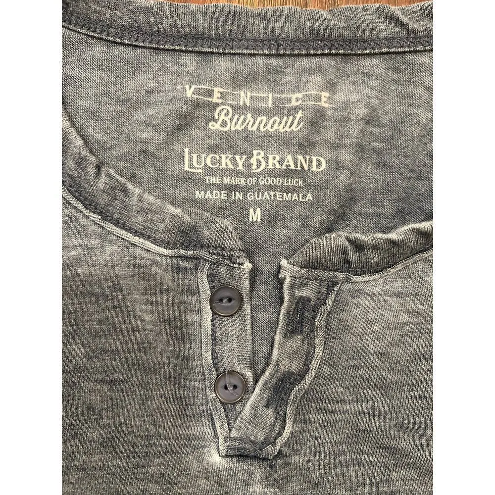 NWT Lucky Brand Men's Venice Burnout Notch Neck Tee Shirt M - Image 5