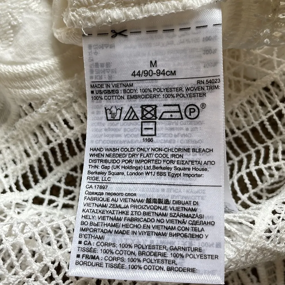 Banana Republic beautiful lace crochet top - Image 7