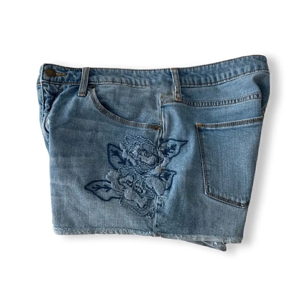 Universal Thread Floral Embroidered Mid Rise Denim Jean Shorts - Image 7