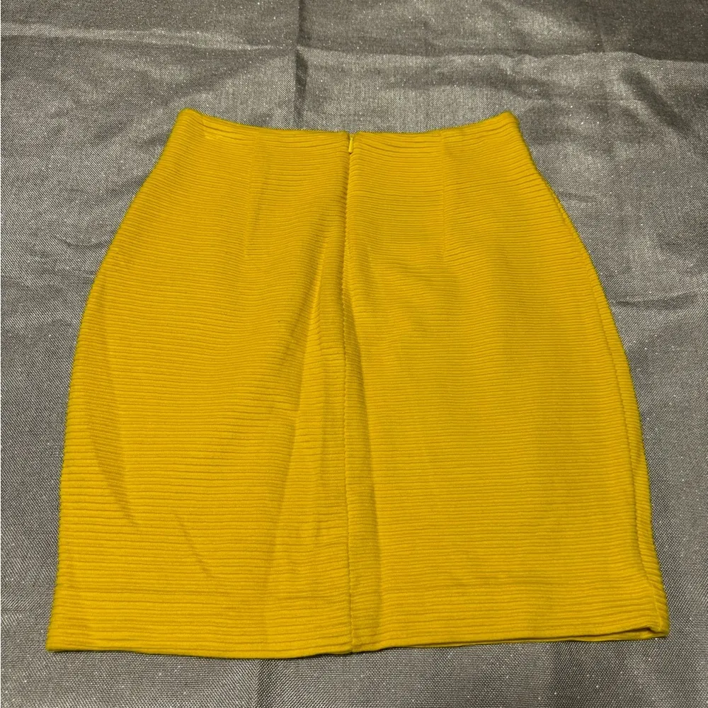Andrea Jovine Yellow Mini Skirt - Image 3