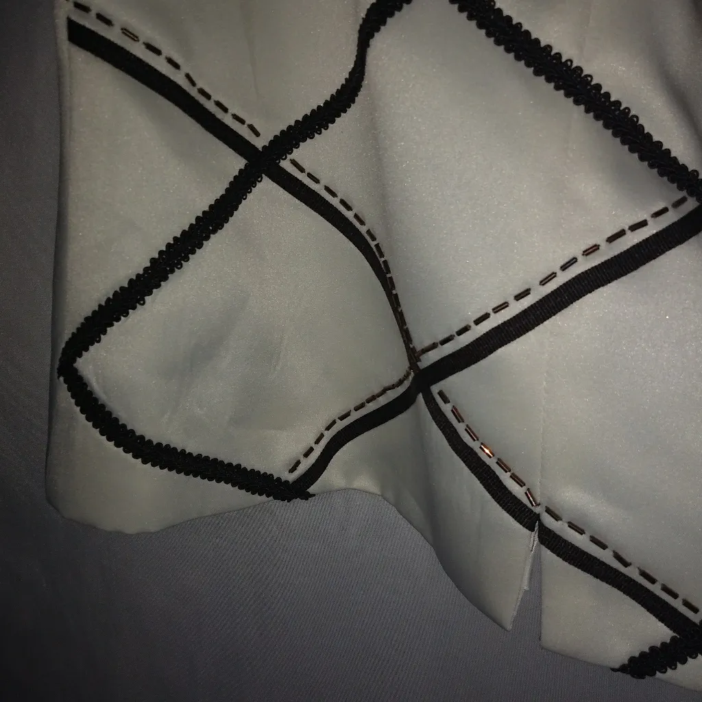 Jessica Howard XLP Creme Satin Chocolate Trim Top Petite - Image 2