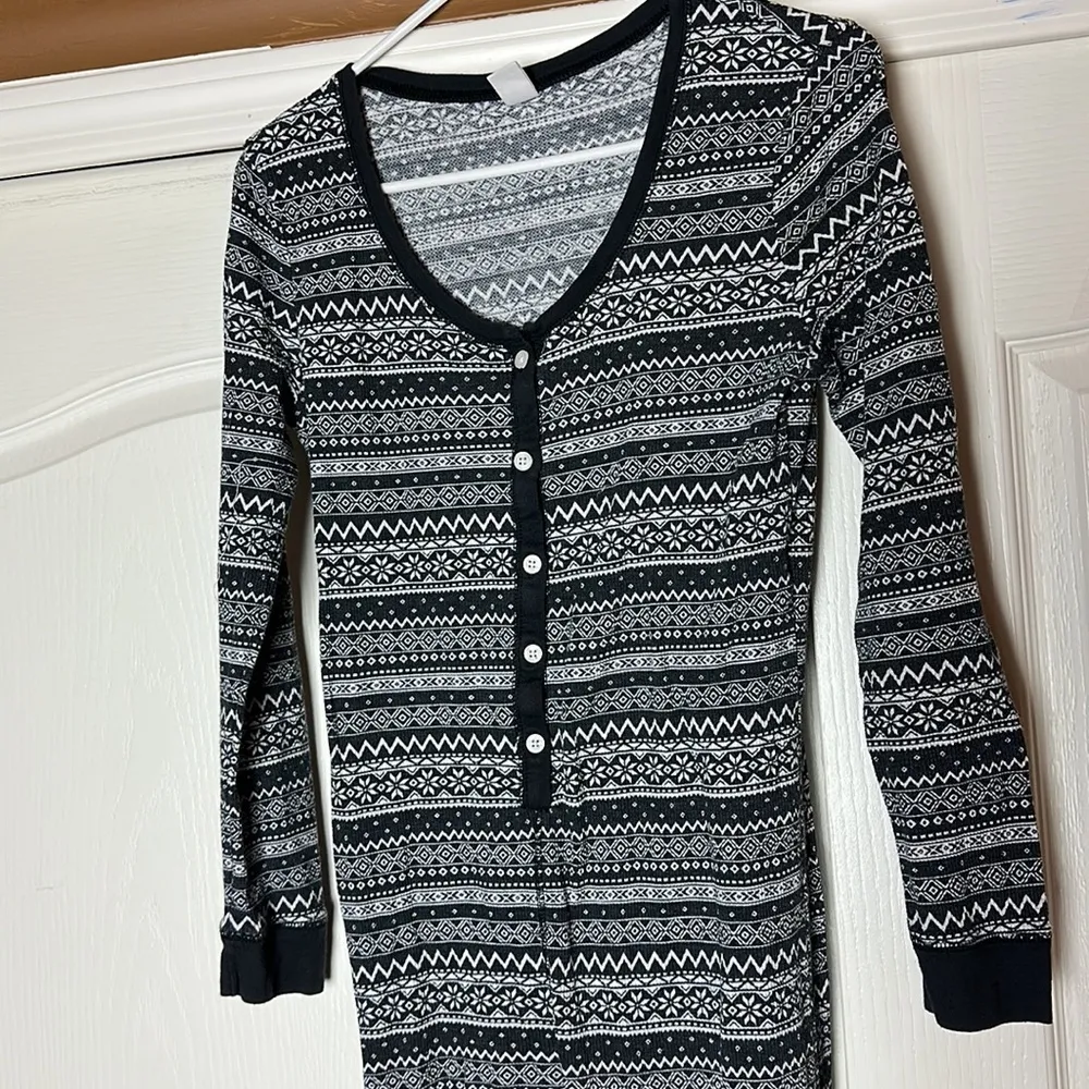 OLD NAVY GREY ICELANDIC PRINT LONG JOHN PAJAMAS - Image 2