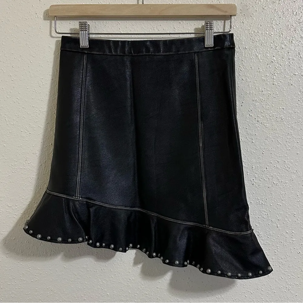 Zara Faux Women's Black Faux Leather Asymmetrical Skirt Size XS - Image 2