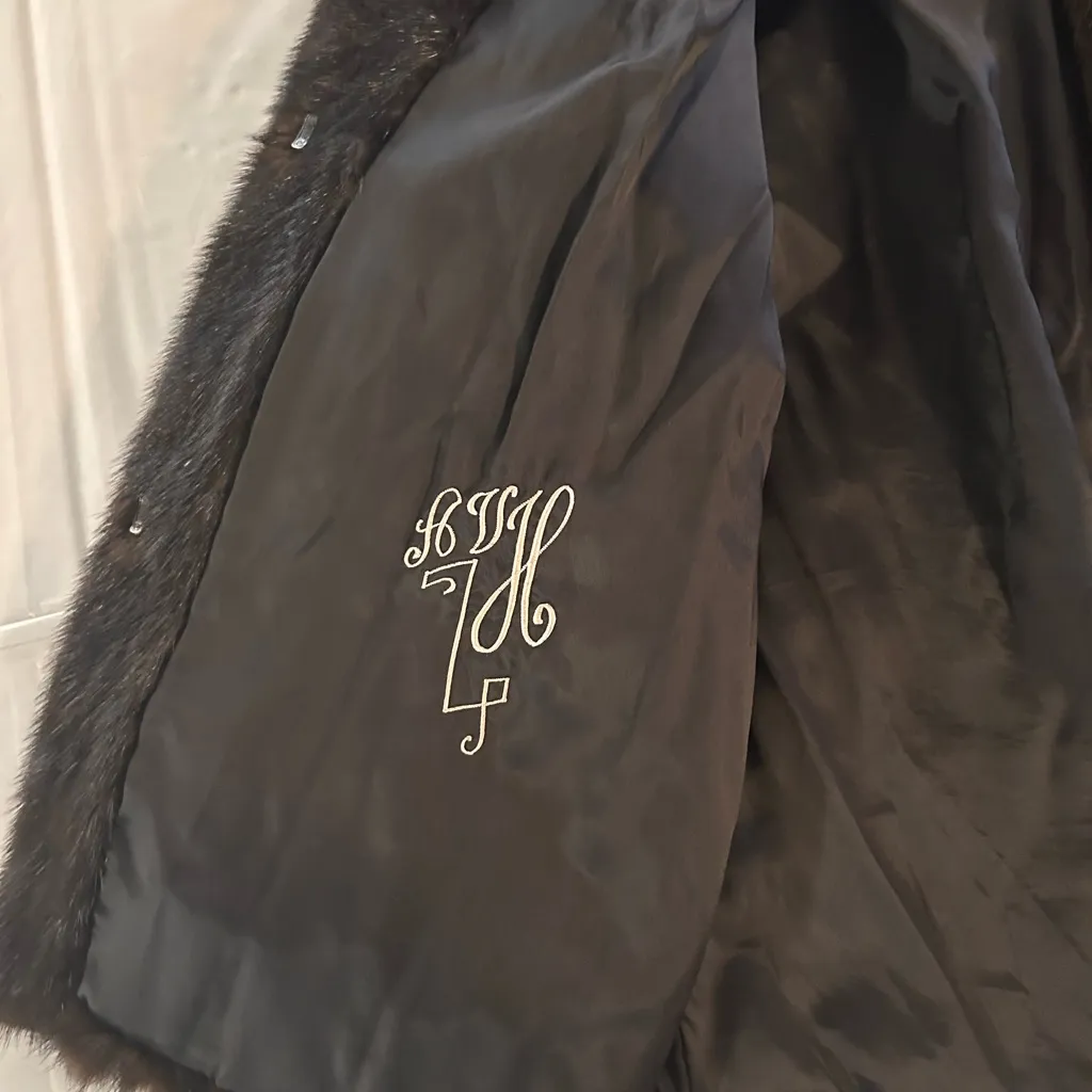Blackglama Women’s Mink Fur Coat Size 14 – Dark Ranch Real Mink, Vintage Luxury Brown - Image 12