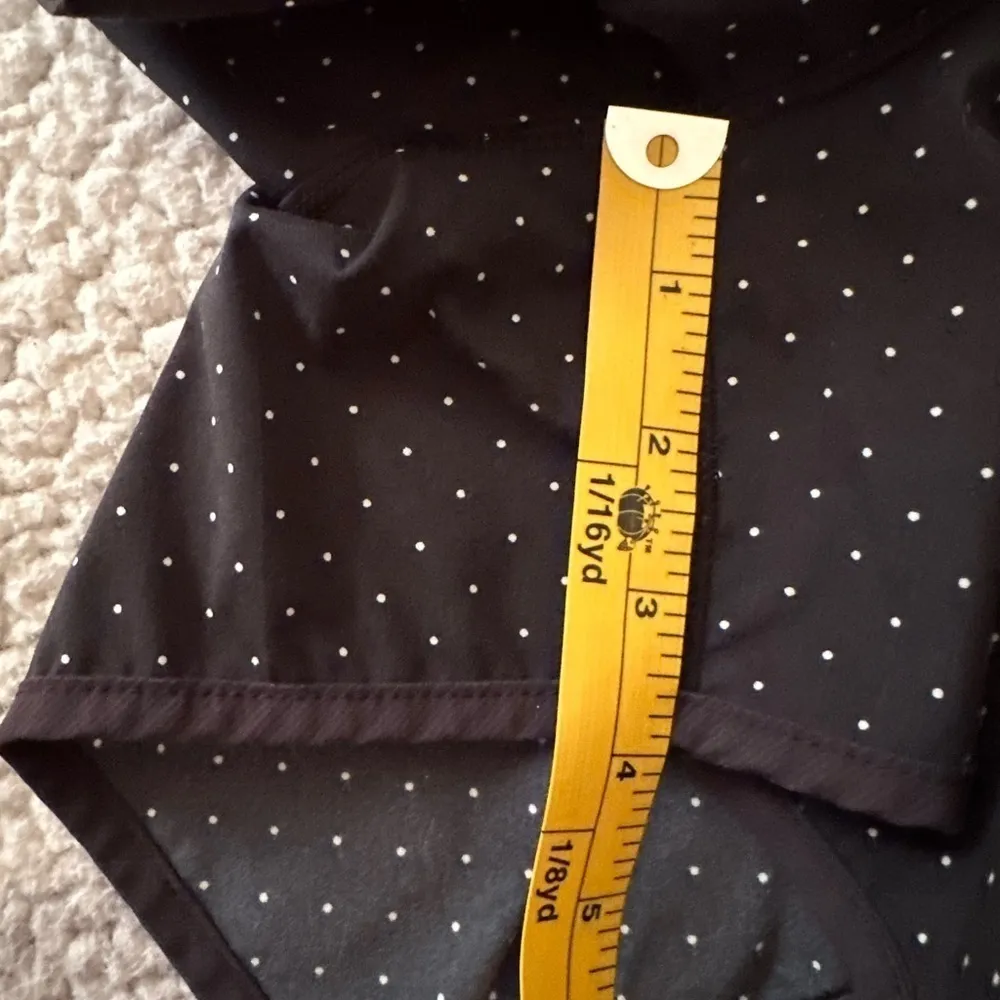 Lululemon Tracker Short 2-way Stretch Sweet Spot Black Angel Wing /Black Size 6 - Image 9